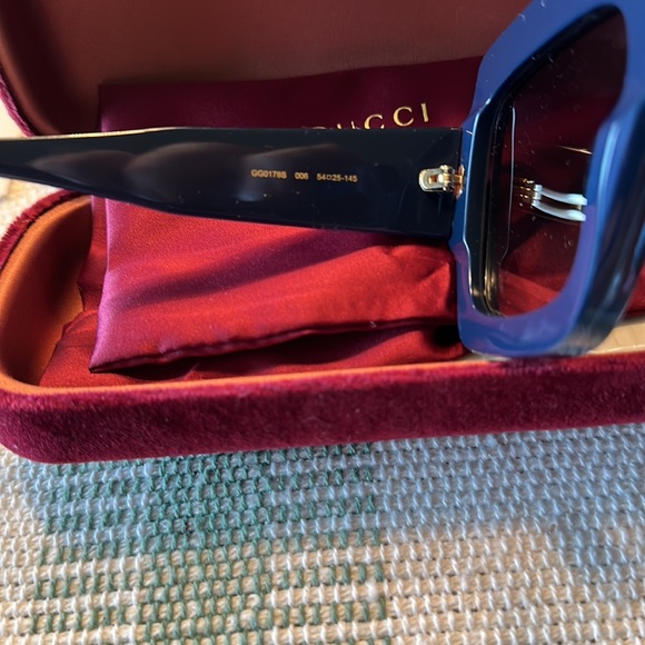 NWOT Authentic Gucci sunglasses! - Picture 5 of 5